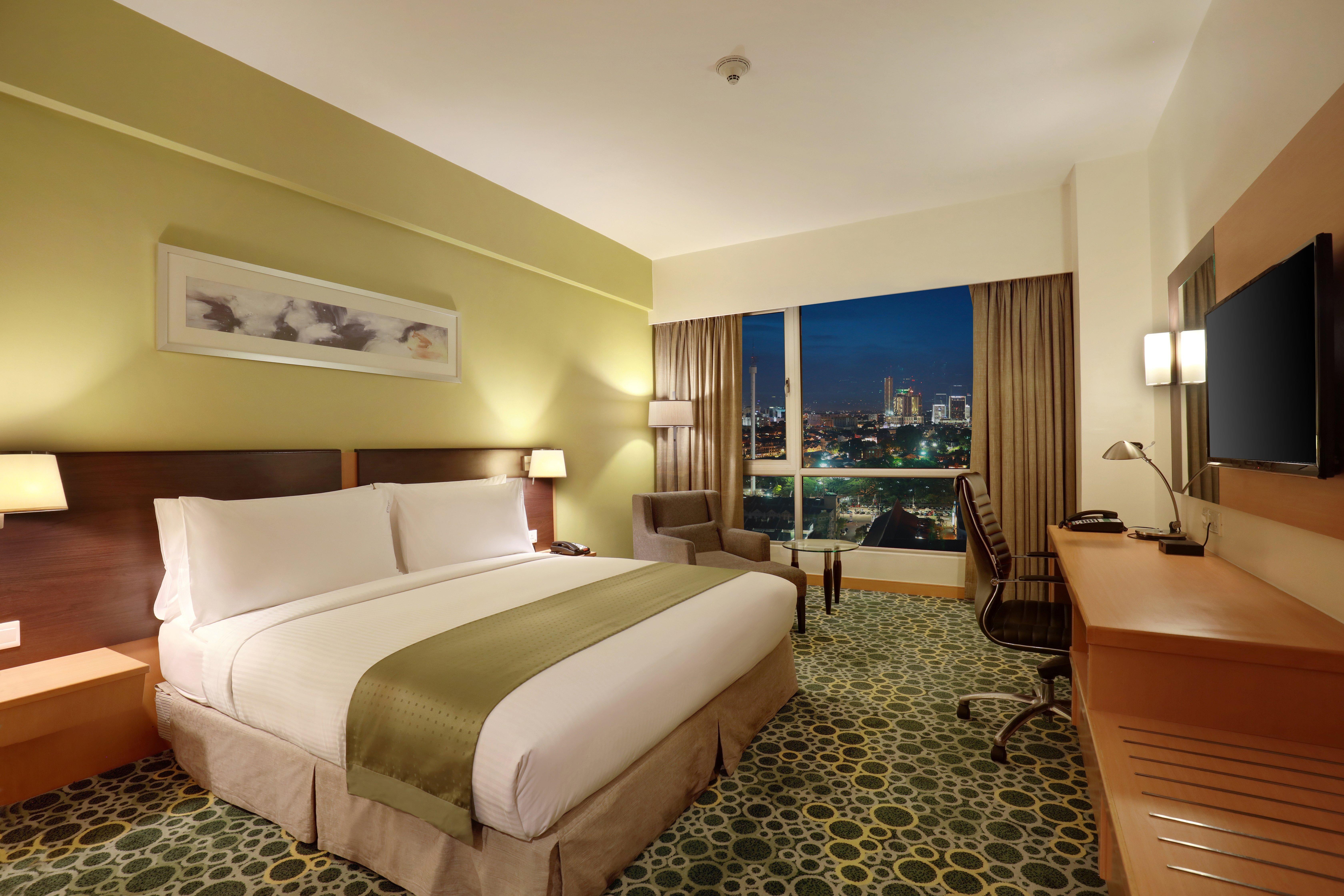 Hotel By Ihg 5*