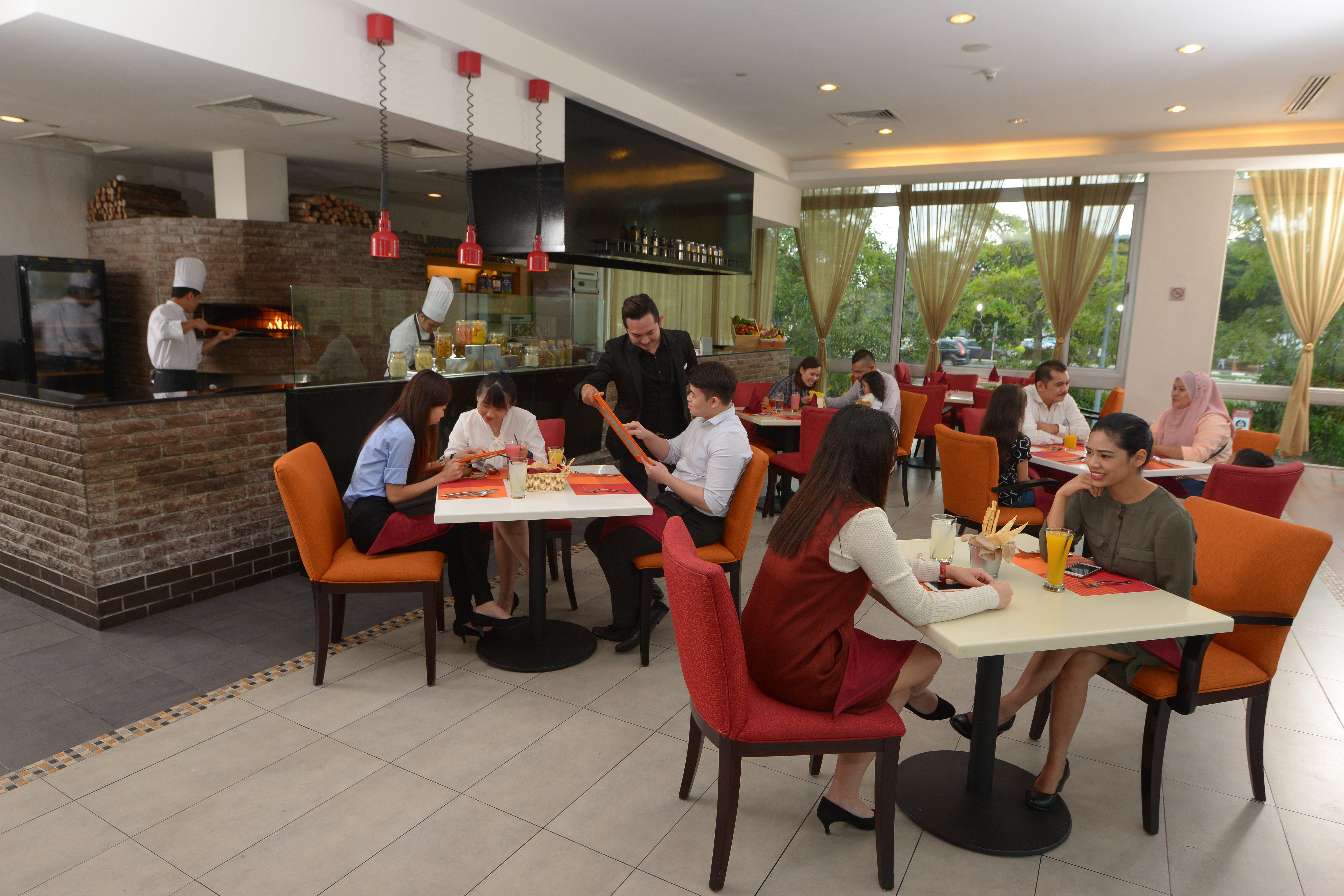 Hotel By Ihg 5*