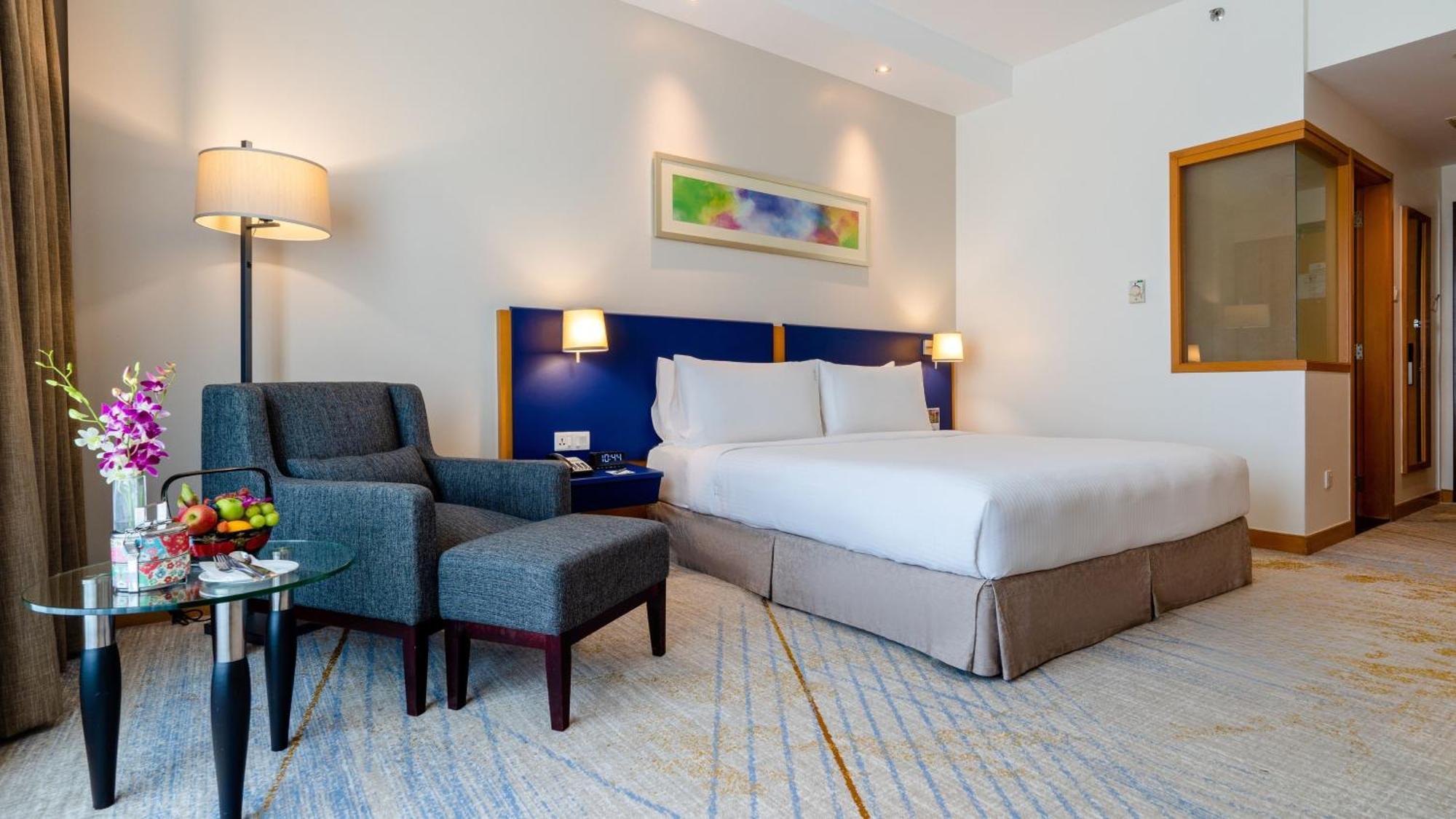 Hotel By Ihg 5*